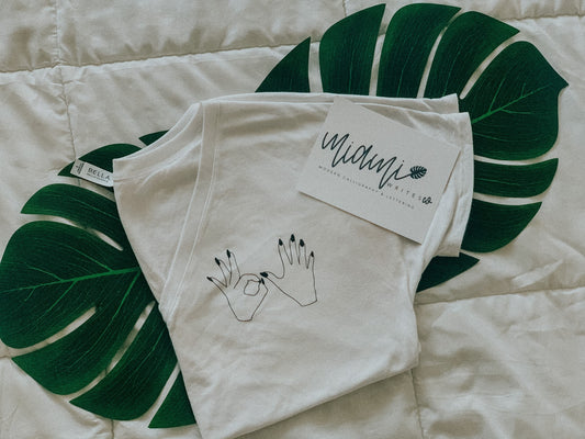 305 Day V-NECK Tee