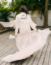 Load image into Gallery viewer, Fiandor Bridal Jacket
